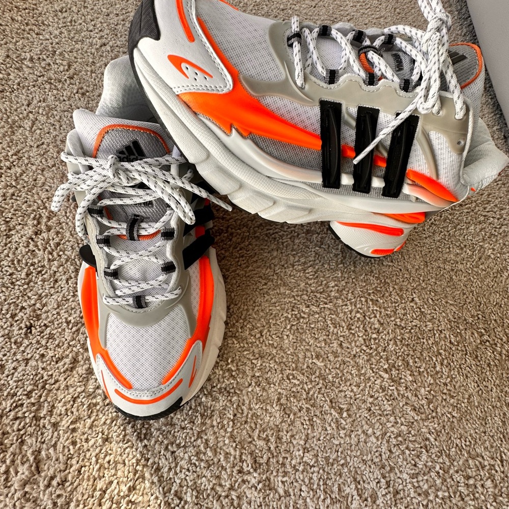 Men pharrell jelly ish size 10.5 Men